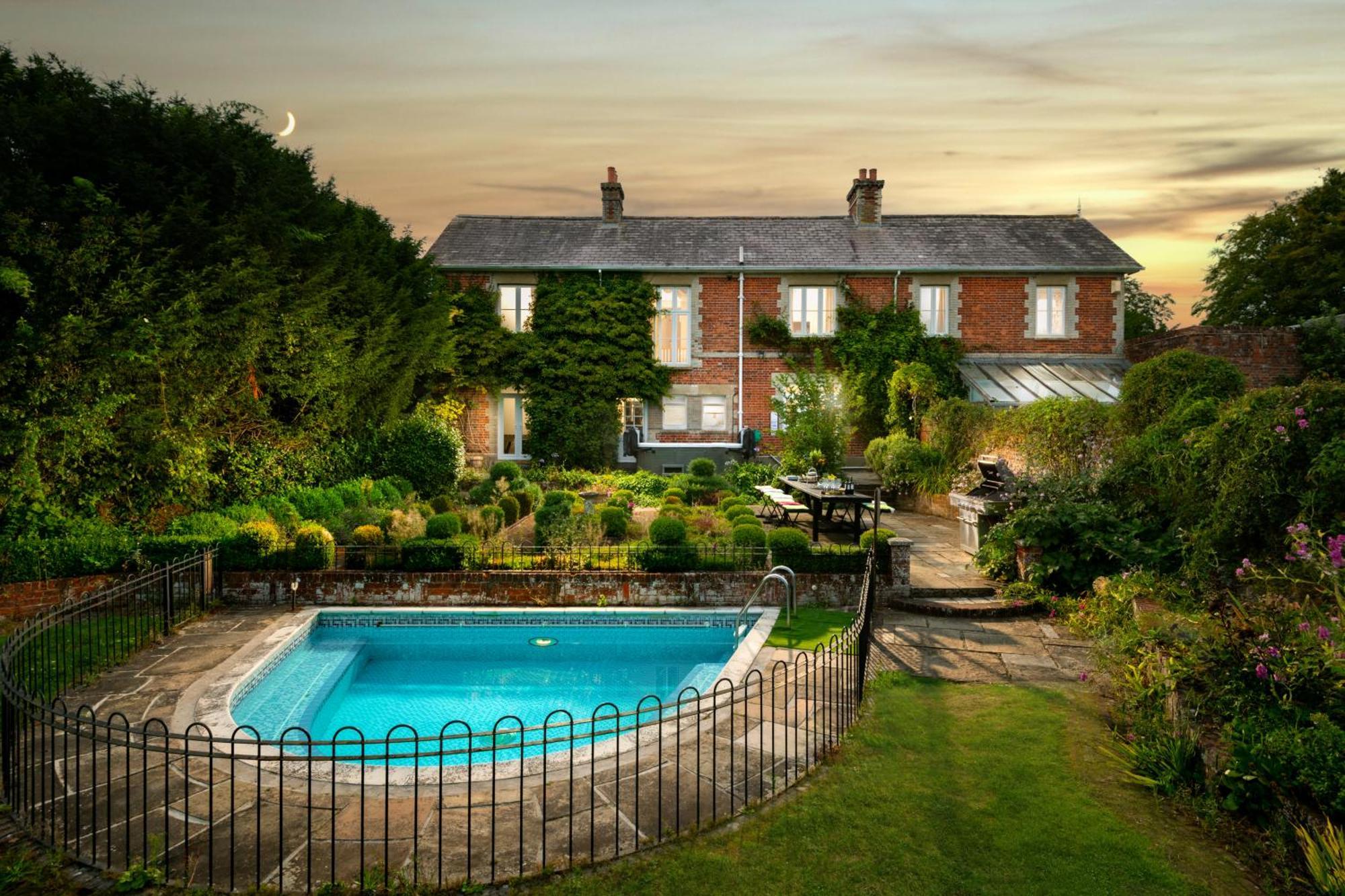 הוילה בלנדפורד פורום Downwood Vineyard Manor In Idyllic Countryside מראה חיצוני תמונה